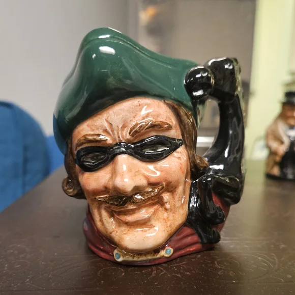 Royal Doultan Mug - Picture 1 of 5